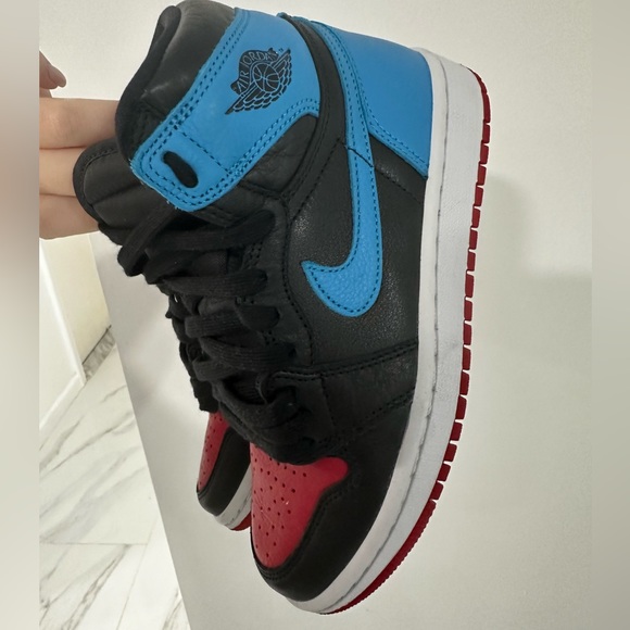 Wmns Air Jordan 1 High OG “NC to Chi” - Picture 5 of 5
